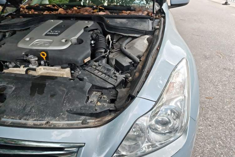 Used Infiniti G Series 2013 G37 Convertible Engine Bay Left