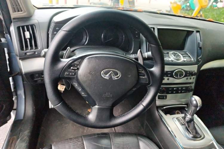 Used Infiniti G Series 2013 G37 Convertible Steering Wheel