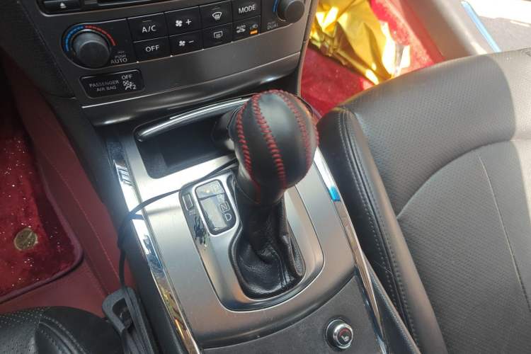 Used Infiniti G Series 2013 G25 Sedan Luxury Sport Edition Gear Lever