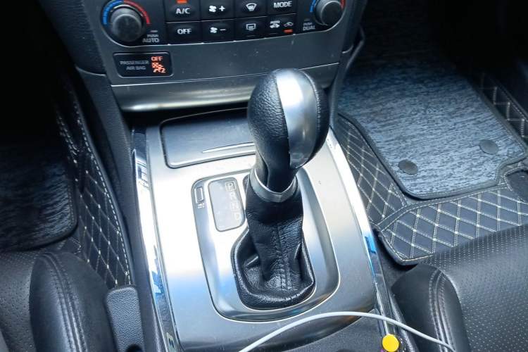 Used Infiniti G Series 2013 G25 Sedan Luxury Sport Edition Gear Lever