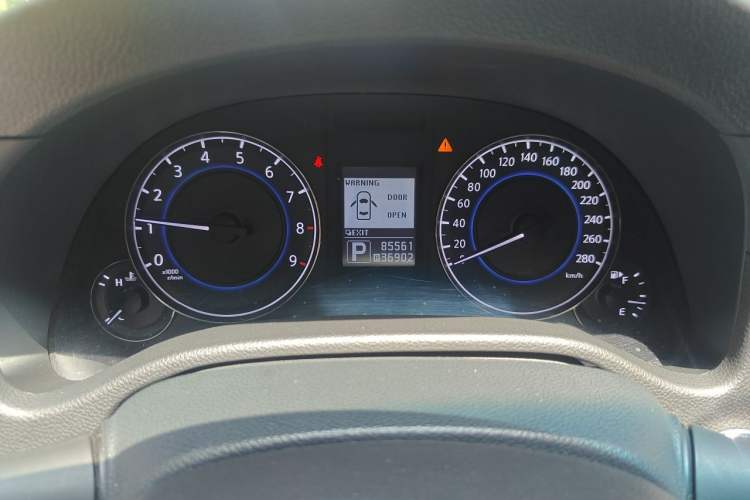 Used Infiniti G Series 2013 G25 Sedan Luxury Sport Edition Odometer Close Up