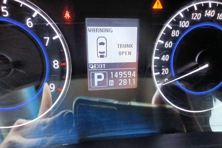 Used Infiniti G Series 2013 G25 Sedan Luxury Sport Edition Odometer Close Up