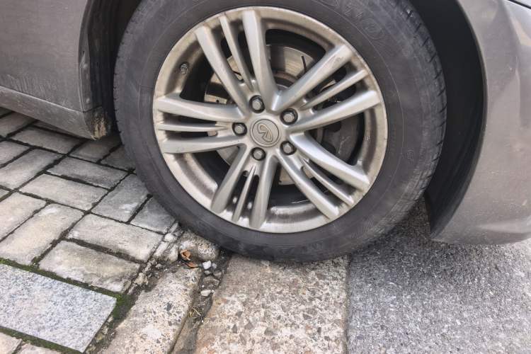 Used Infiniti G Series 2013 G25 Sedan Sport Edition Right Front Wheel Hub