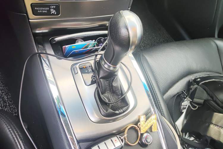 Used Infiniti G Series 2013 G25 Sedan Luxury Sport Edition Gear Lever