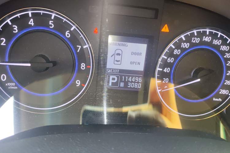 Used Infiniti G Series 2013 G25 Sedan Luxury Sport Edition Odometer Close Up