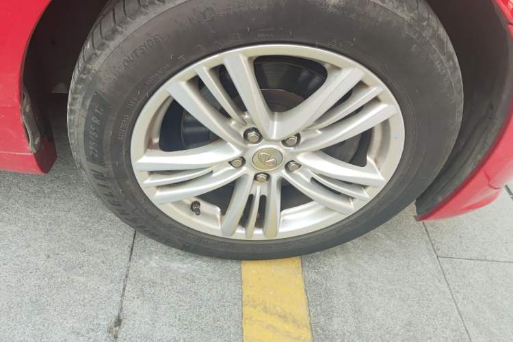 Used Infiniti G Series 2013 G25 Sedan Luxury Sport Edition Right Front Wheel Hub