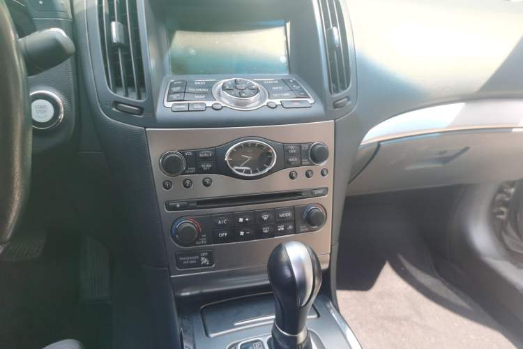 Used Infiniti G Series 2013 G25 Sedan Luxury Sport Edition Audio And AC Panel