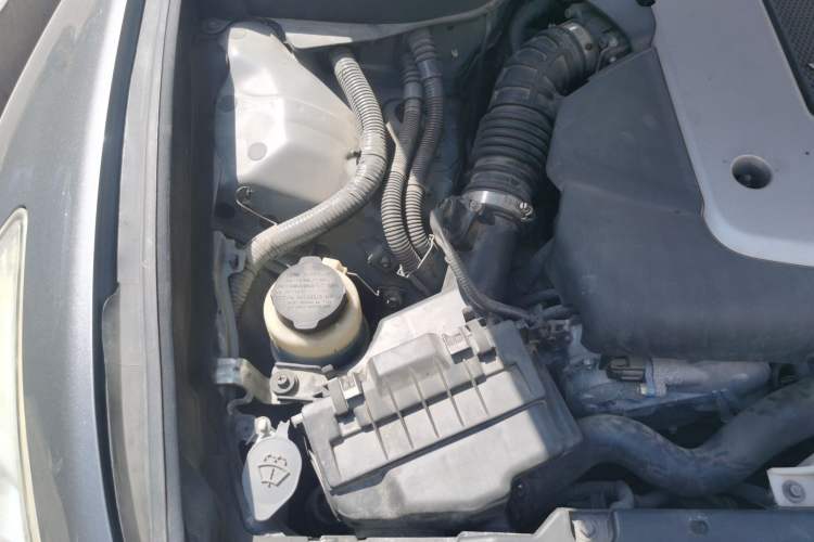 Used Infiniti G Series 2013 G25 Sedan Luxury Sport Edition Engine Bay Right