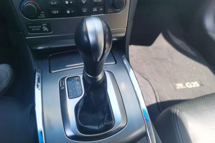 Used Infiniti G Series 2013 G25 Sedan Luxury Sport Edition Gear Lever
