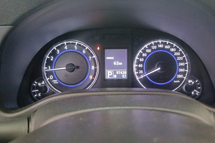 Used Infiniti G Series 2013 G25 Sedan Luxury Sport Edition Odometer Close Up