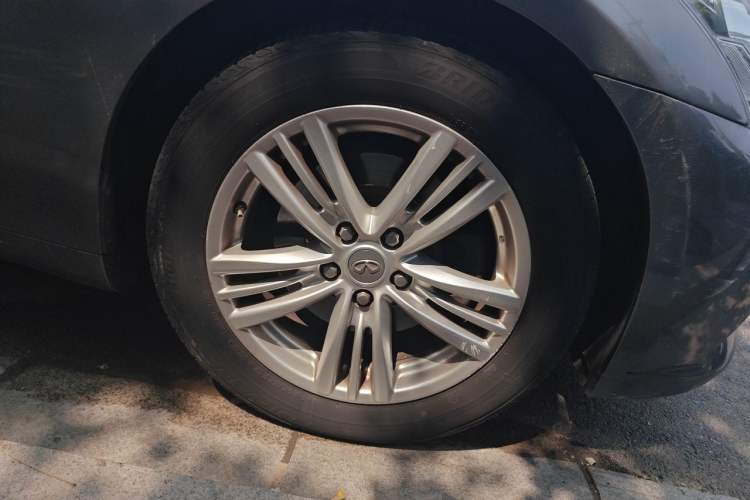 Used Infiniti G Series 2013 G25 Sedan Luxury Sport Edition Right Front Wheel Hub