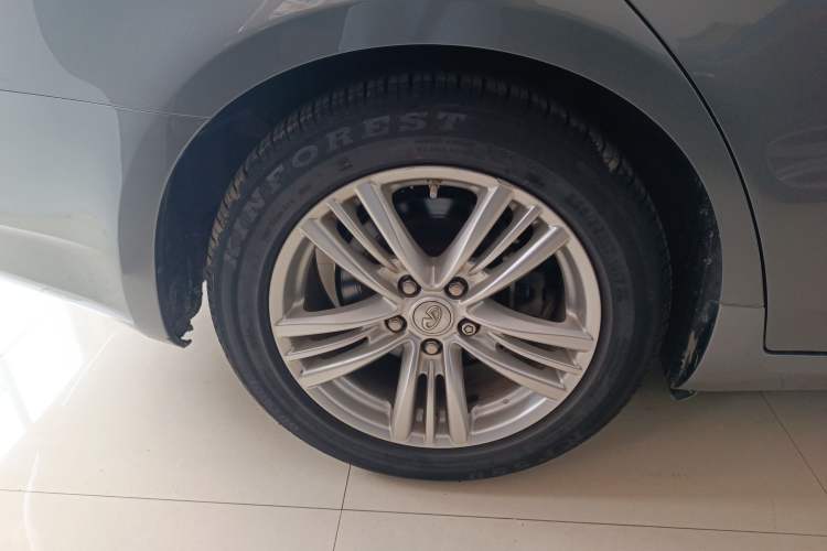 Used Infiniti G Series 2013 G25 Sedan Luxury Sport Edition Right Rear Wheel Hub