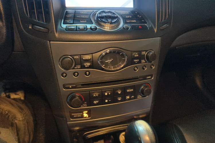 Used Infiniti G Series 2013 G25 Sedan Luxury Sport Edition Audio And AC Panel