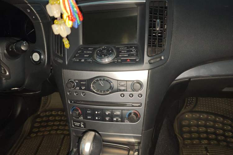 Used Infiniti G Series 2013 G25 Sedan Luxury Sport Edition Audio And AC Panel