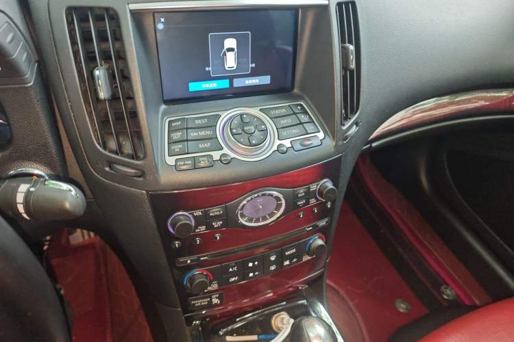 Used Infiniti G Series 2013 G37 Convertible Audio And AC Panel