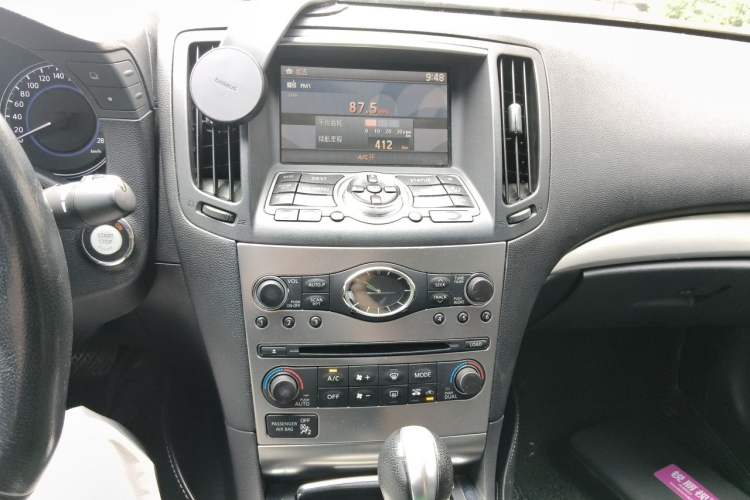 Used Infiniti G Series 2013 G25 Sedan Luxury Sport Edition Audio And AC Panel
