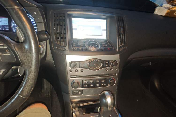 Used Infiniti G Series 2013 G25 Sedan Luxury Sport Edition Audio And AC Panel