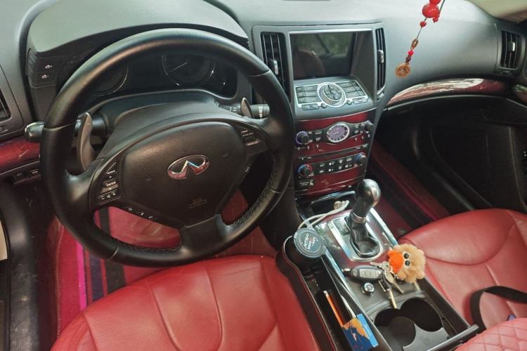 Used Infiniti G Series 2013 G37 Convertible Center Console