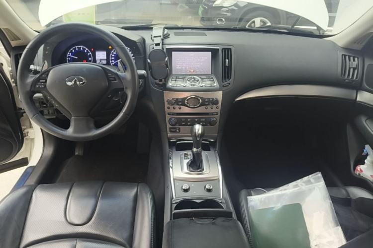Used Infiniti G Series 2013 G25 Sedan Luxury Sport Edition Center Console