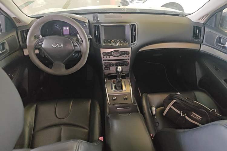 Used Infiniti G Series 2013 G25 Sedan Sport Edition Center Console