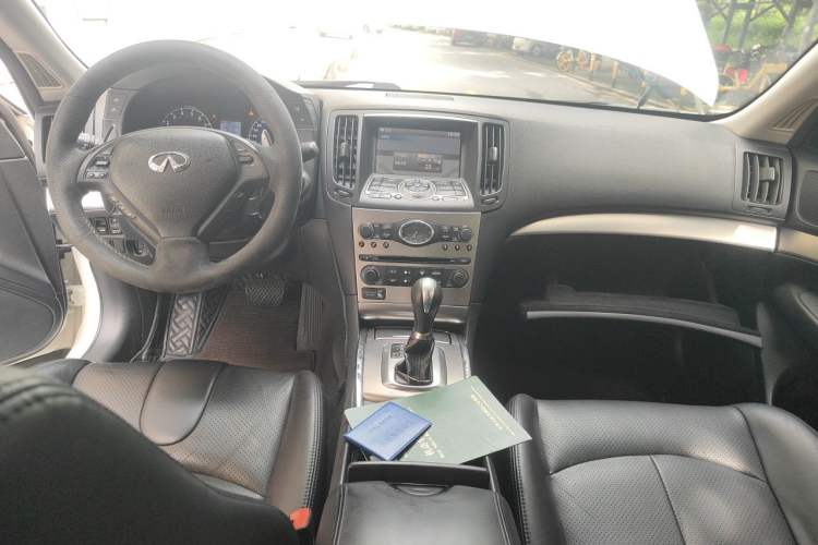 Used Infiniti G Series 2013 G25 Sedan Sport Edition Center Console