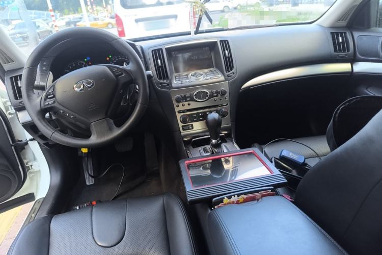 Used Infiniti G Series 2013 G25 Sedan Luxury Sport Edition Center Console
