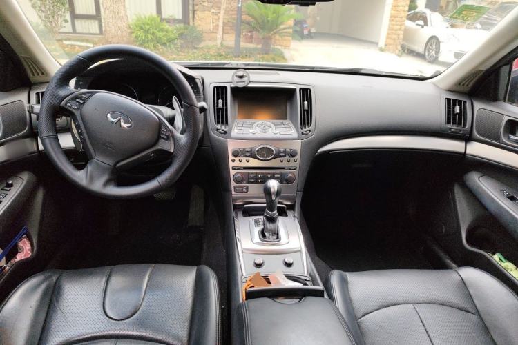 Used Infiniti G Series 2013 G25 Sedan Luxury Sport Edition Center Console