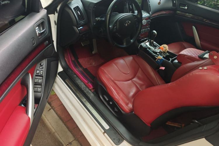 Used Infiniti G Series 2013 G37 Convertible Driver Seat