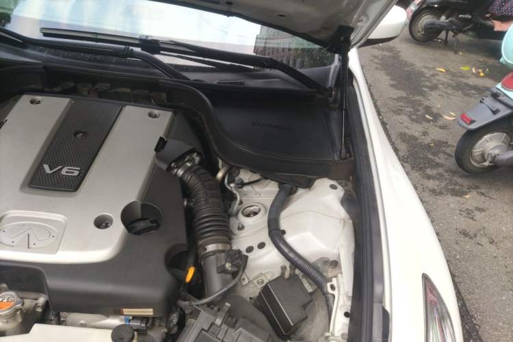 Used Infiniti G Series 2013 G25 Sedan Luxury Sport Edition Engine Bay Left