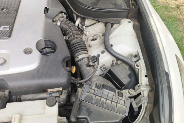 Used Infiniti G Series 2013 G25 Sedan Luxury Sport Edition Engine Bay Left