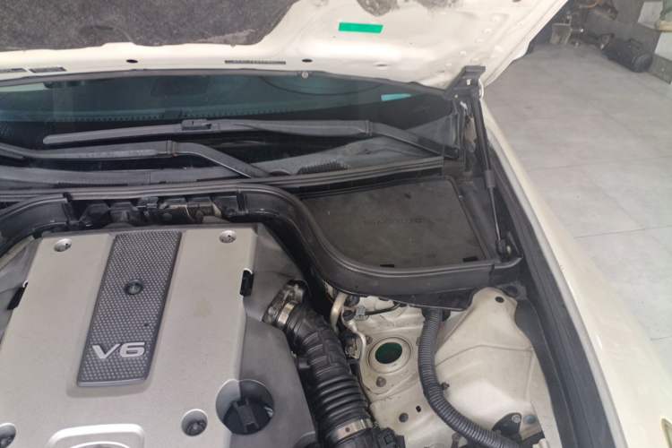 Used Infiniti G Series 2013 G25 Sedan Sport Edition Engine Bay Left