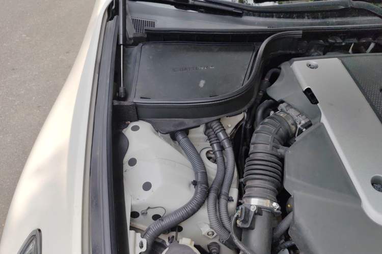 Used Infiniti G Series 2013 G25 Sedan Sport Edition Engine Bay Right