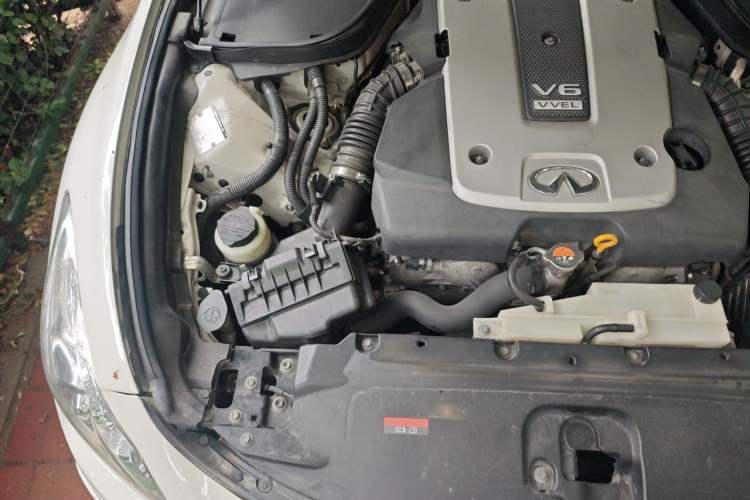 Used Infiniti G Series 2013 G37 Convertible Engine Bay Right