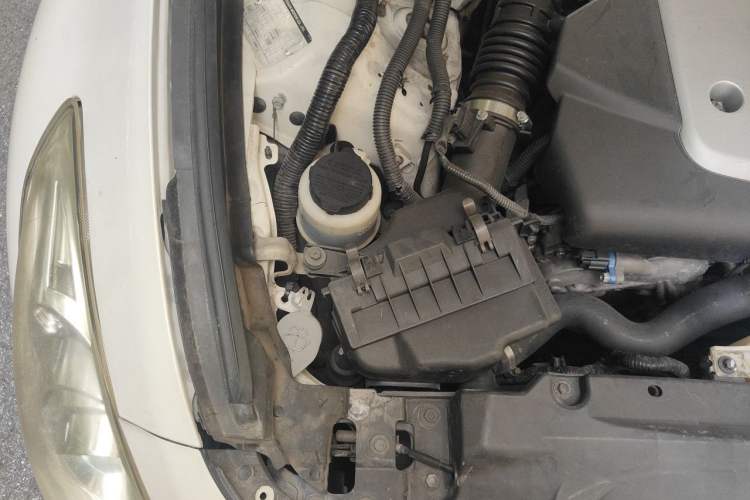 Used Infiniti G Series 2013 G25 Sedan Sport Edition Engine Bay Right