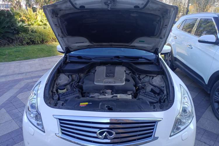 Used Infiniti G Series 2013 G25 Sedan Luxury Sport Edition Engine Bay