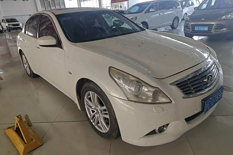 Used Infiniti G Series 2013 G25 Sedan Sport Edition Front Right 45 Deg