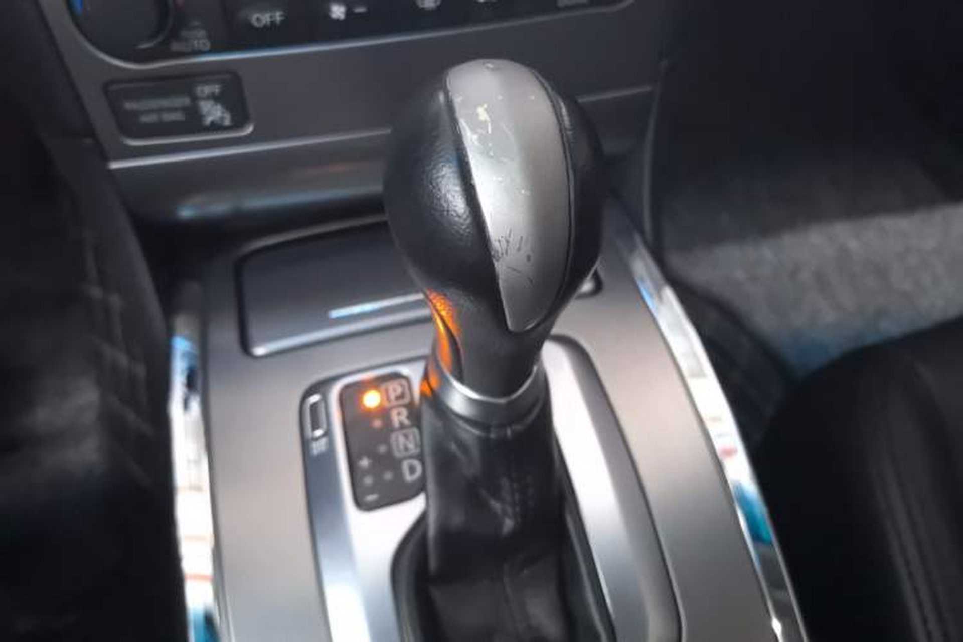 Used Infiniti G Series 2013 G25 Sedan Luxury Sport Edition Gear Lever