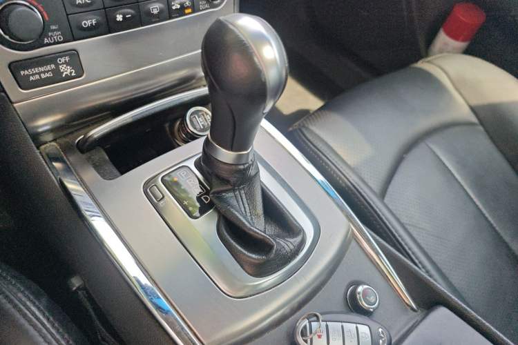 Used Infiniti G Series 2013 G25 Sedan Luxury Sport Edition Gear Lever