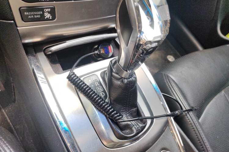 Used Infiniti G Series 2013 G25 Sedan Sport Edition Gear Lever