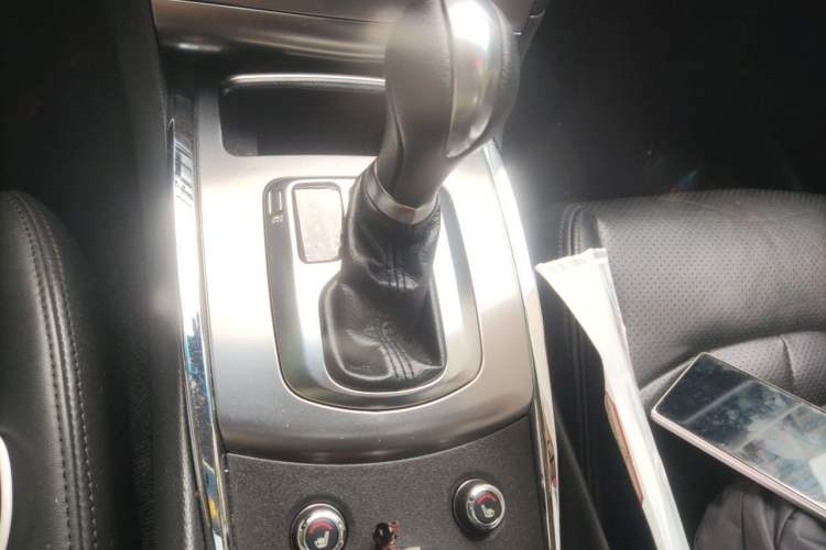 Used Infiniti G Series 2013 G25 Sedan Luxury Sport Edition Gear Lever
