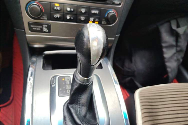 Used Infiniti G Series 2013 G25 Sedan Luxury Sport Edition Gear Lever