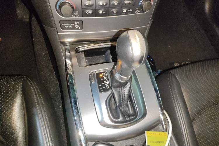 Used Infiniti G Series 2013 G25 Sedan Luxury Sport Edition Gear Lever