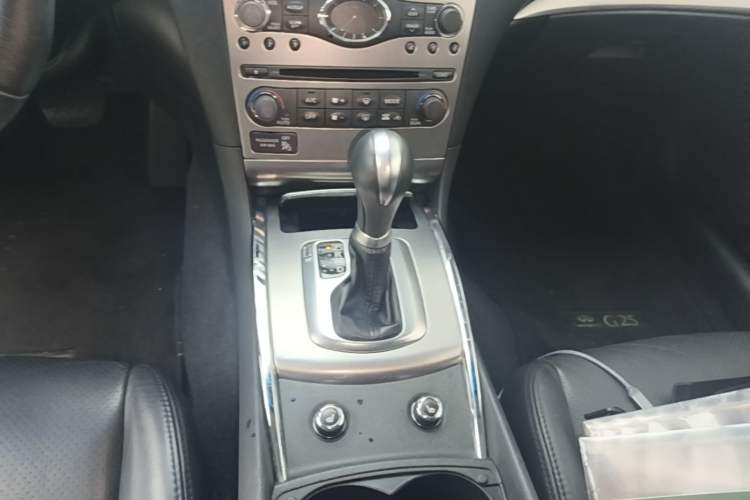Used Infiniti G Series 2013 G25 Sedan Luxury Sport Edition Gear Lever
