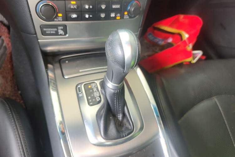 Used Infiniti G Series 2013 G37 Sedan Gear Lever