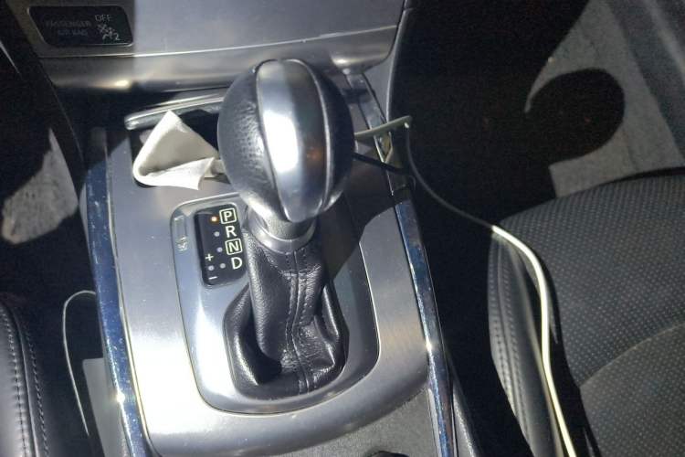 Used Infiniti G Series 2013 G25 Sedan Luxury Sport Edition Gear Lever