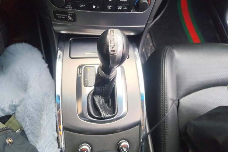 Used Infiniti G Series 2013 G25 Sedan Luxury Sport Edition Gear Lever