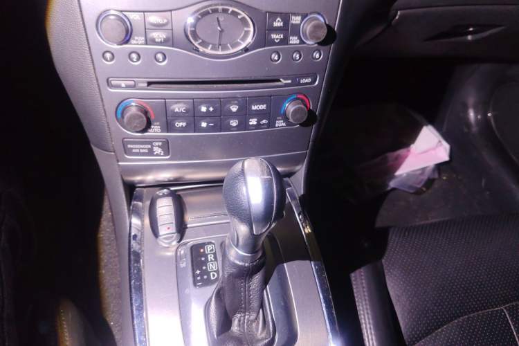 Used Infiniti G Series 2013 G25 Sedan Luxury Sport Edition Gear Lever
