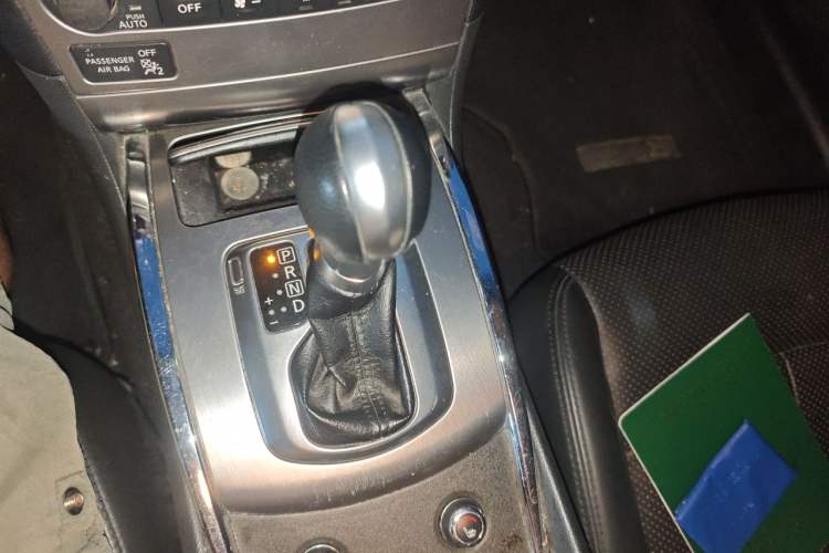Used Infiniti G Series 2013 G25 Sedan Luxury Sport Edition Gear Lever