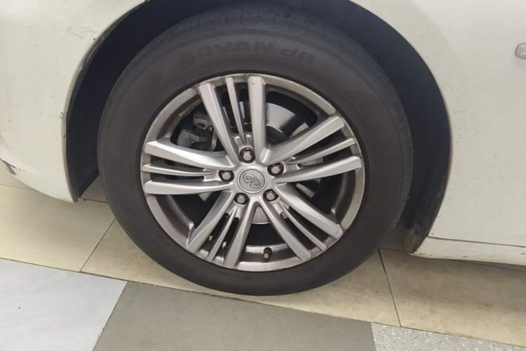 Used Infiniti G Series 2013 G25 Sedan Luxury Sport Edition Left Front Wheel Hub