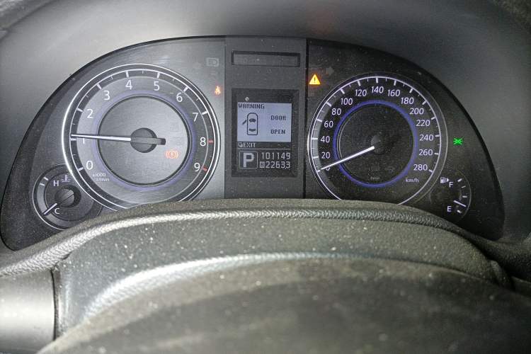 Used Infiniti G Series 2013 G25 Sedan Sport Edition Odometer Close Up